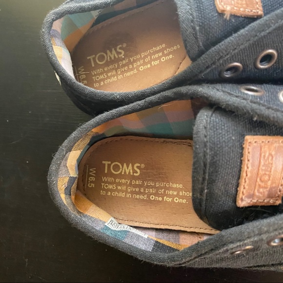 Black Toms - Picture 4 of 4